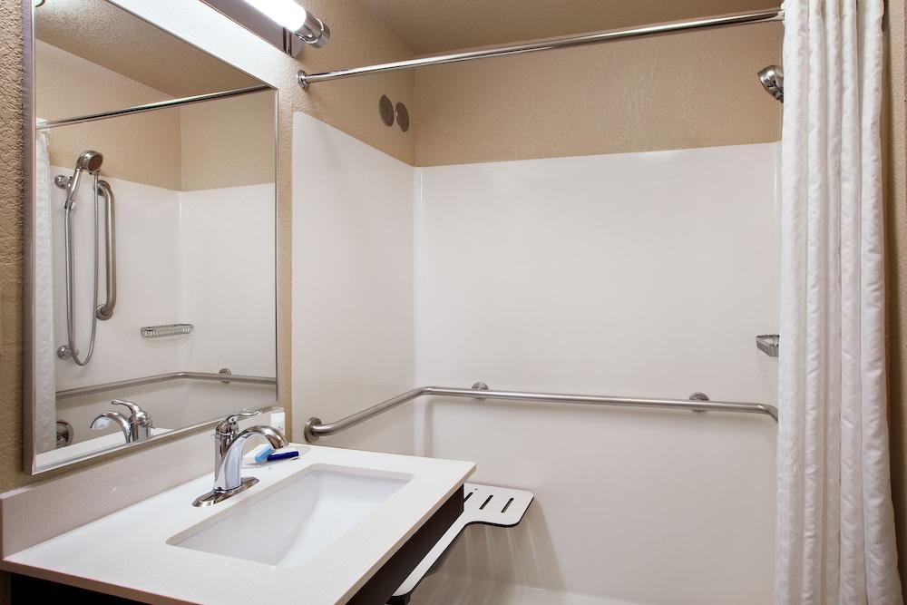 Candlewood Suites Medford By Ihg Dış mekan fotoğraf