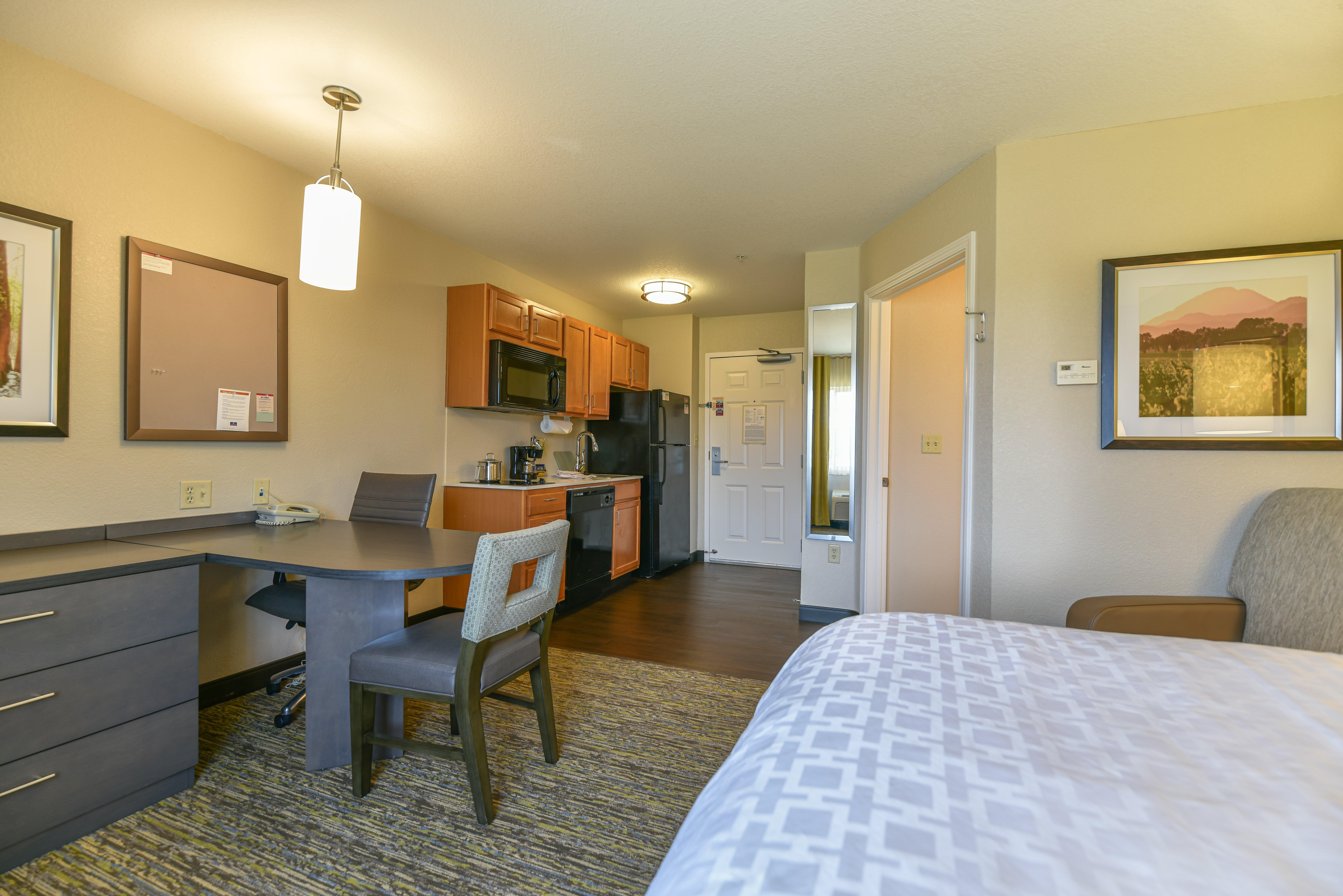 Candlewood Suites Medford By Ihg Dış mekan fotoğraf