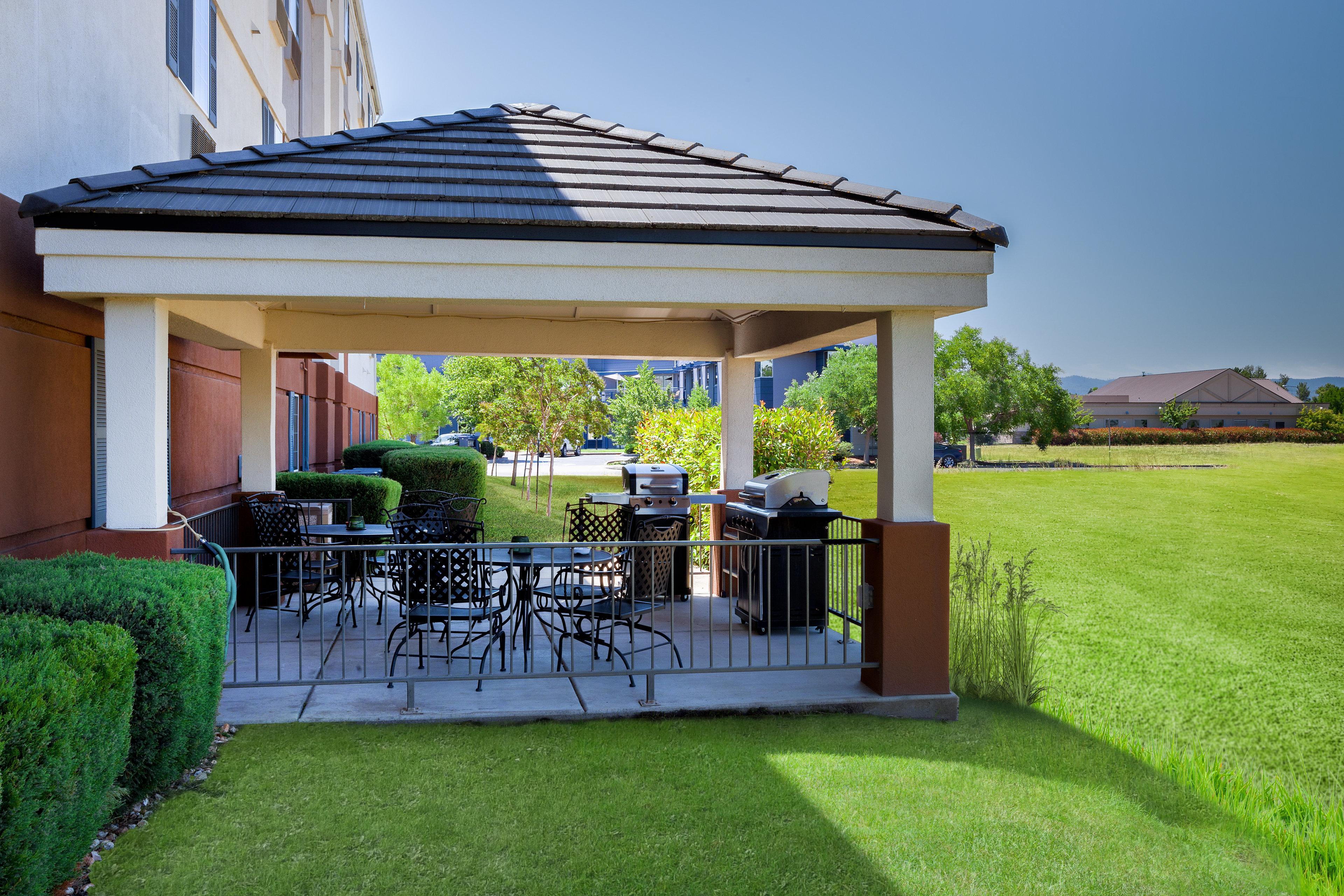Candlewood Suites Medford By Ihg Dış mekan fotoğraf
